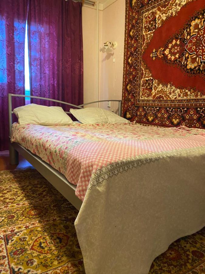 В Самом Центре Myrhorod Eksteriør billede